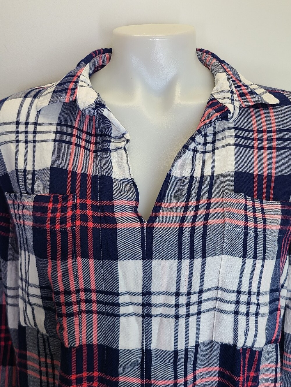 C&C California Red White and Blue Plaid Popover Tunic Top Rayon Patriotic Medium - Picture 2 of 11